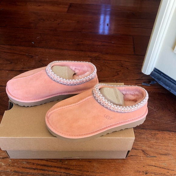 UGG Shoes - NIB UGG W Tasman 5955 pink women size 6